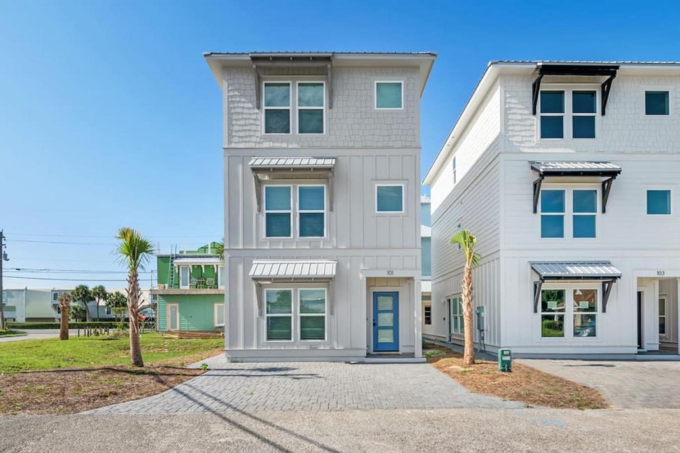 Lighthouse Landing-your New Coastal Haven Just A Short Walk To The Waves